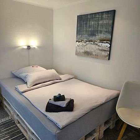Standardzimmer Nahe Messe Und Airport Düsseldorf Eksteriør bilde