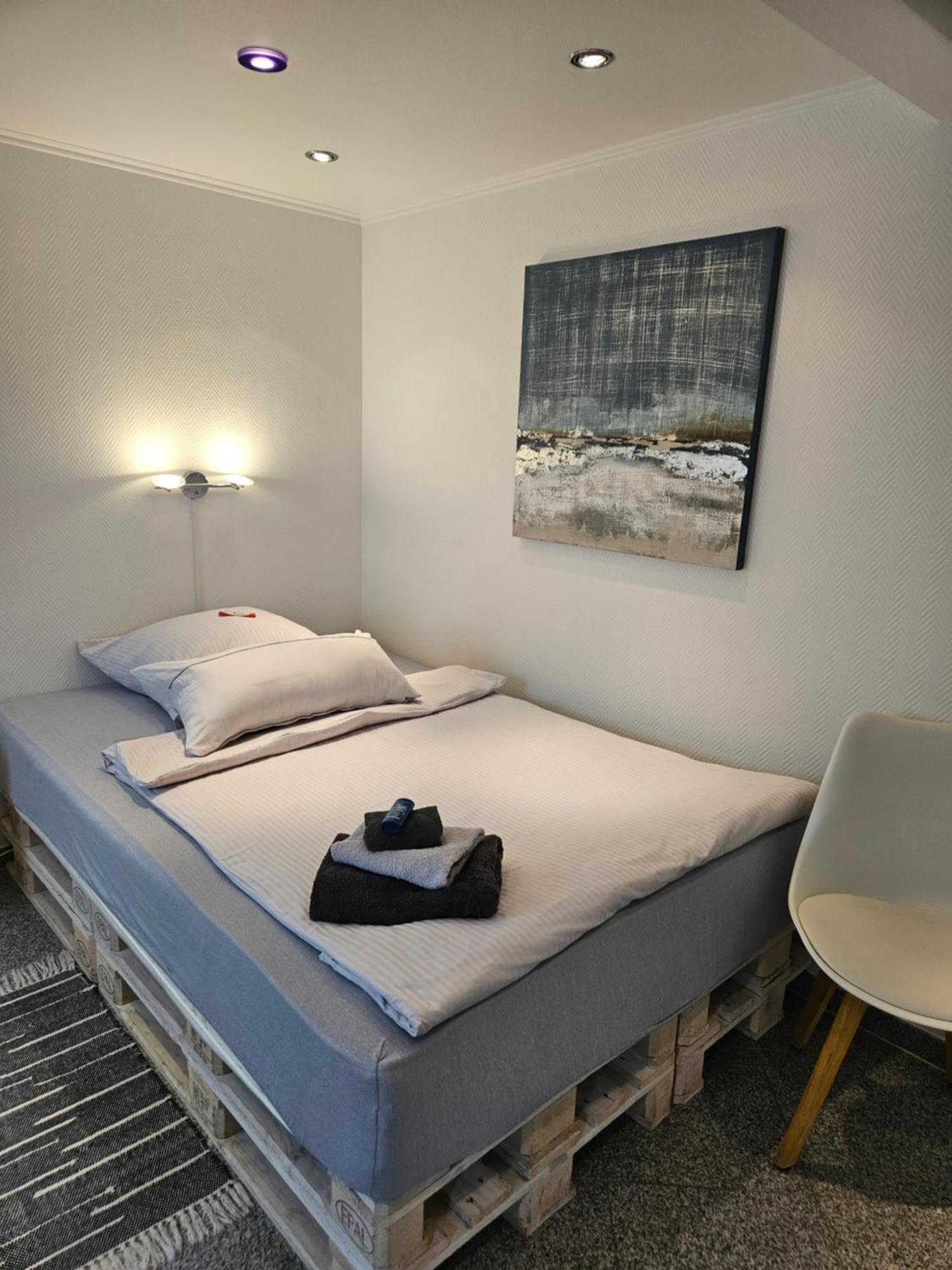 Standardzimmer Nahe Messe Und Airport Düsseldorf Eksteriør bilde
